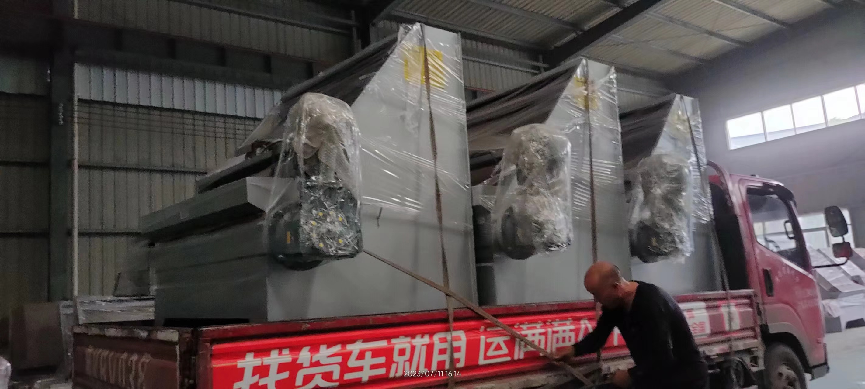 斜篩式固液分離機(jī)發(fā)內(nèi)蒙古敖漢牧原